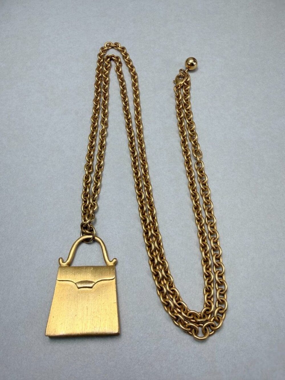 Vintage Gold Tone Purse Pendant Necklace Long Chain Statement Pretty - Picture 6 of 8